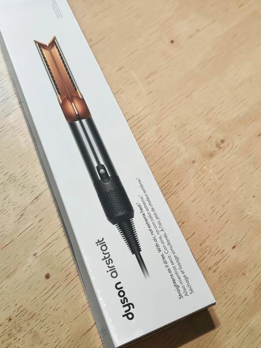 Brand New Dyson Airstraight New in Box. sealed.